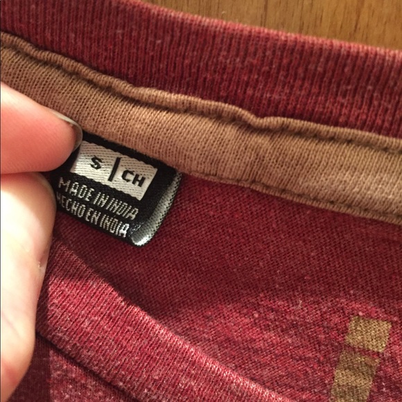 Gently used t shirt- vintage look - Picture 4 of 5